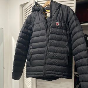 Fjallraven Mens size M Navy Expedition Pack  Hoodie